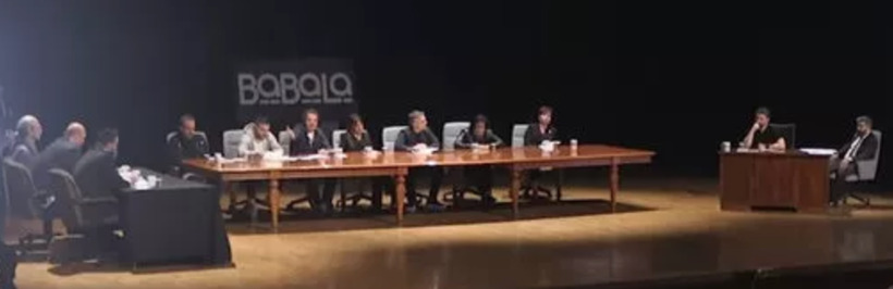 Ece Üner canlı yayında tuvalete gitti mikrofonu açık unuttu! Tüm salon... - Resim: 4