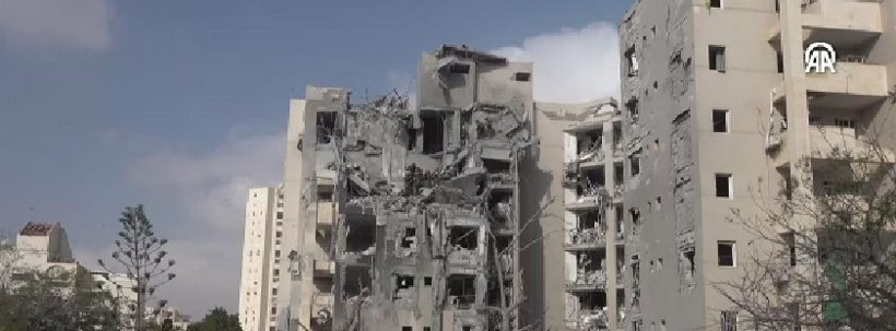 İran'dan fırlatılan füze doğrudan isabet etti! İsrail'de 4 kişi öldü, işte Tel Aviv'de sığınaklarda yaşam - Resim: 1