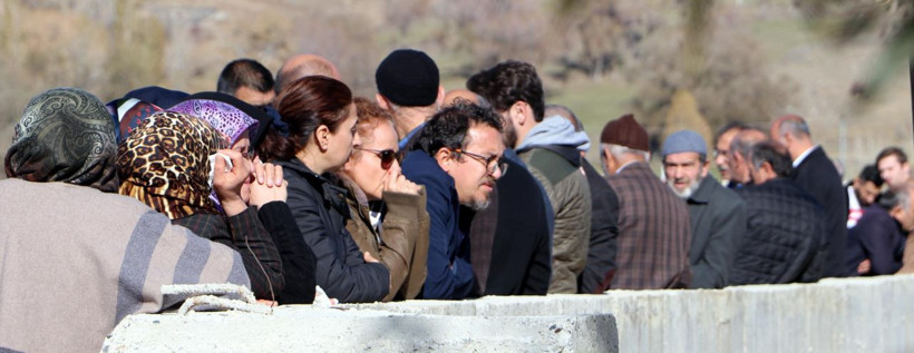 Antalya'da siyanür zehirlenmesiyle ölen 4 kişilik ailenin cenazeleri toprağa verildi - Resim: 4