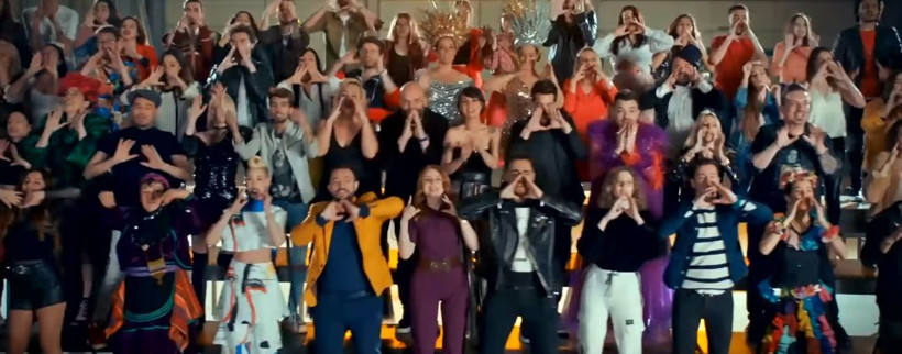 Dünyada büyük yankı uyandırdı! Benimle Söyle başlıyor! - Resim: 4