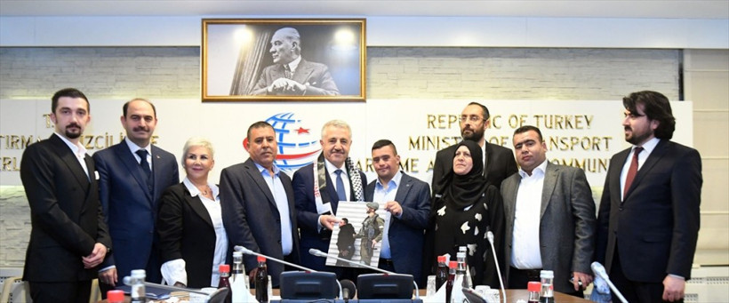 Bakan Arslan, down sendromlu Filistinli Muhammed'i kabul etti - Resim: 1