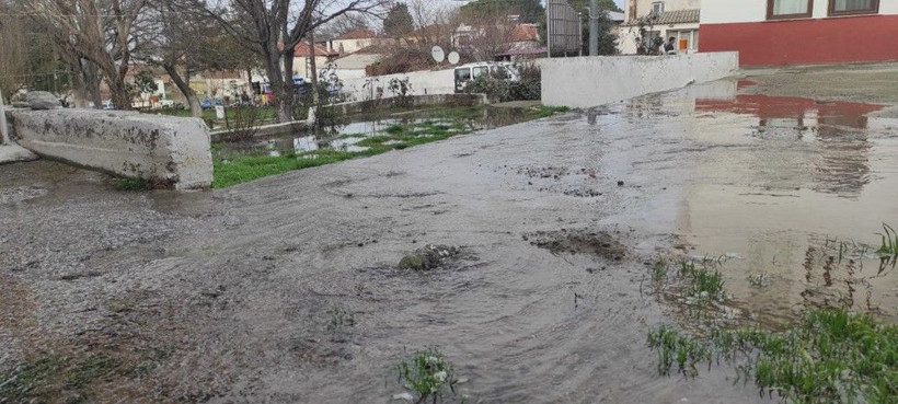 Gören hayret ediyor! Çanakkale'deki bu köyün her yerinden su fışkırıyor - Resim: 3