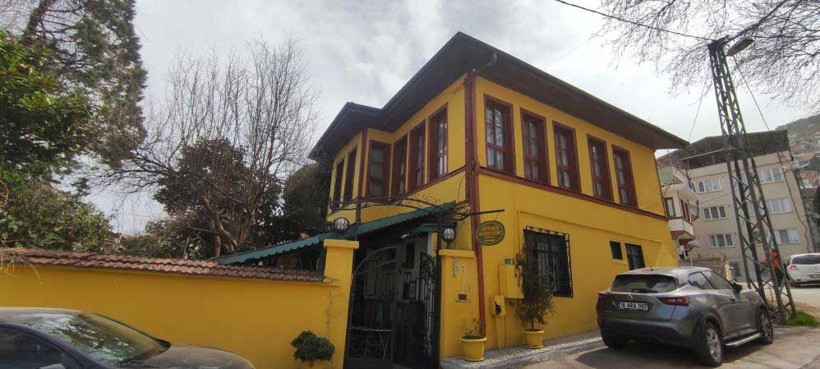 Bursa'ya akın akın geliyorlar evin içindeki türbede bakın kim kalıyormuş? - Resim: 2