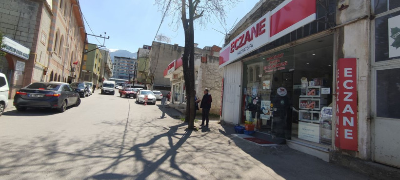 Bursa gizemli hayırseveri arıyor! 3 mahallenin eczane borcunu ödeyip kayıplara karıştı - Resim: 4