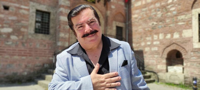 Benzerliği görenleri şaşkına çevirdi! Onu gören Orhan Gencebay sanıyor: Herkes fotoğraf çektiriyor - Resim: 2