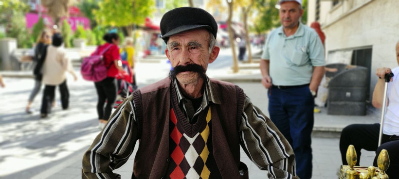 Gözü gibi baktığı bıyıkları saça dönüştü! Patrona bile rest çekti toprağa götürecek - Resim: 4