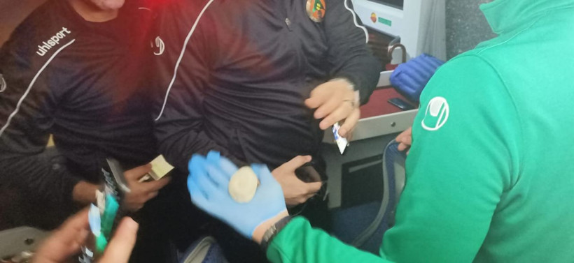 Alanyaspor kafilesine taşıyan takım otobüsünün camını patlattılar - Resim: 2