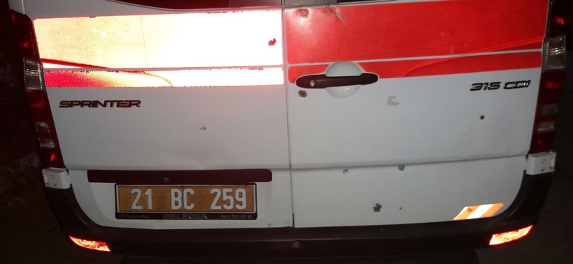 Diyarbakır'da doğum vakasına giden ambulansa silahlı saldırı - Resim: 2