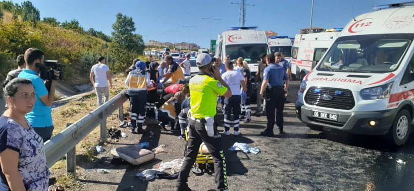 Ankara'da piknik yolunda kaza 16 yaralı - Resim: 3