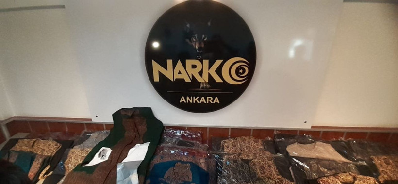 Ankara'da Osmanlı kaftanları ile uyuşturucu sevkiyatına 2 gözaltı - Resim: 1