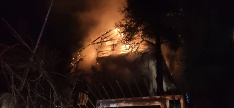 Şehsuvar Aktaş'ı yıkan haber! Babası ve üvey annesi yangında zehirlenerek can verdi - Resim: 1