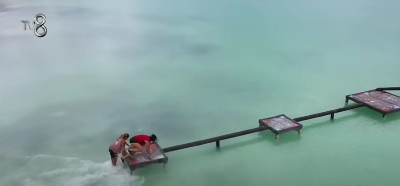 Evrim yere kapaklanıp bayıldı! Survivor'da yürekler ağza geldi ortalık karıştı: Ben sana temas edersem... - Resim: 2