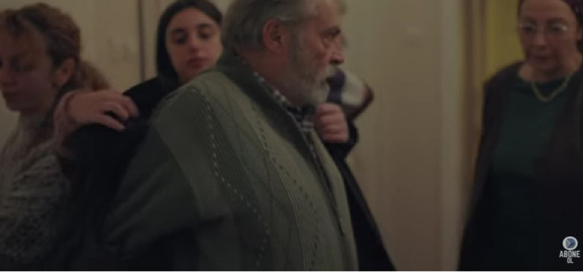 SHOW TV Baba dizisi ilk bölümde 'Emin Saruhanlı' Haluk Bilginer'den efsane performans dua sahnesi ağlattı - Resim: 3