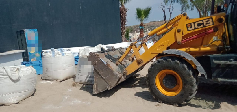 Bodrum Belediyesi engelledi! Sahile dökeceklerdi çuvallar içinde geri gönderildi - Resim: 2