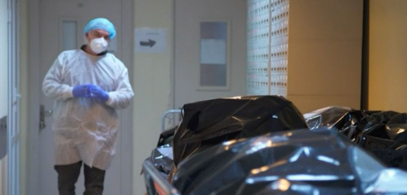 Koronada 4. dalga yıkıp geçiyor! Morglar doldu ölüler hastane koridorlarına sıralanıyor - Resim: 4