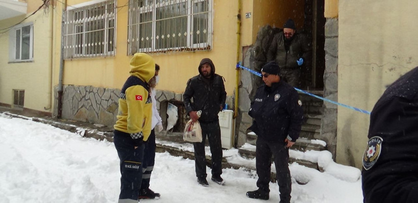 Kütahya'da bir evde bıçaklanmış ve yakılmış iki ceset bulundu - Resim: 1