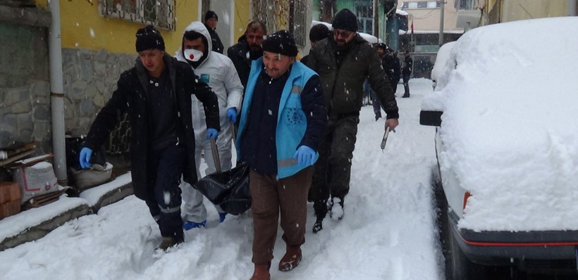 Kütahya'da bir evde bıçaklanmış ve yakılmış iki ceset bulundu - Resim: 2