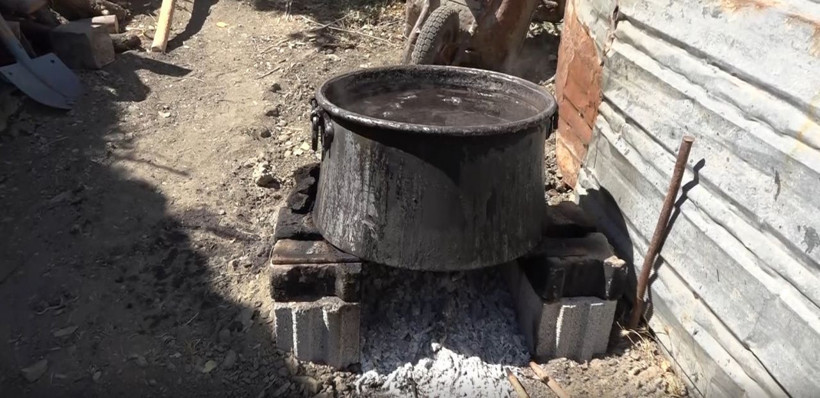 Şırnak'ta kilosu 100 TL'ye satılıyor! 9 kilodan 1 kilo çıkıyor: 5 günde yapılıyor - Resim: 2