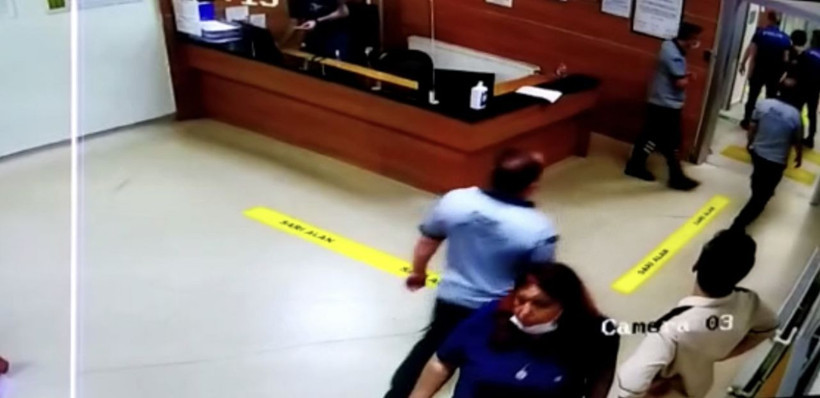 İstanbul'da kadın kafa attı polisin burnu kırıldı! Öncesinde yaşananlar ayrı olay - Resim: 1