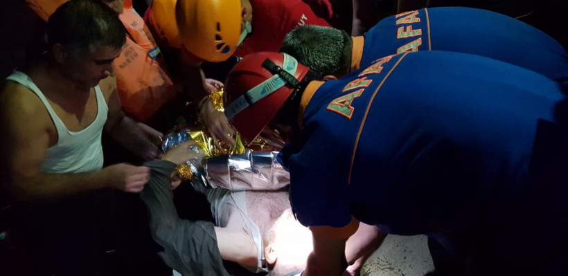 Barajda uzatılan sopayla hayata tutundu - Resim: 2