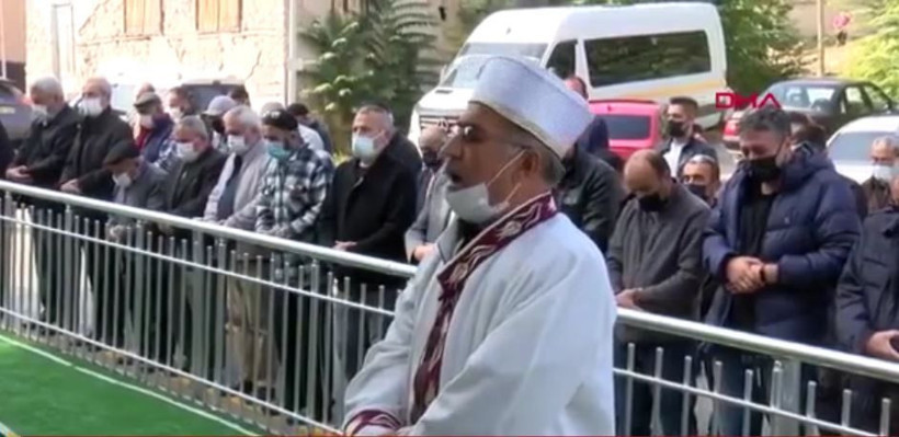 Semra Dinçer'in cenazesinde skandal: Naaşı üstü açık tabutta! Köy muhtarı açıkladı - Resim: 3