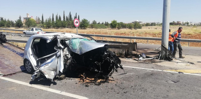 Şanlıurfa’da korkunç kaza! Aracın motorun kopup fırladı 3 kişi feci şekilde öldü - Resim: 2