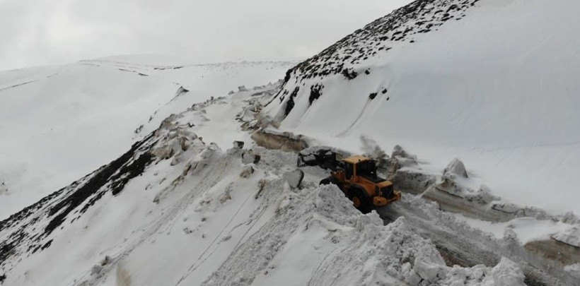 Nisan ayında 5 metre kar ile mücadele - Resim: 2