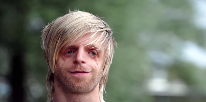 Ailesi onu gördüğü anda terk etti bir milyoner evlatlık aldı ve... - Resim: 2