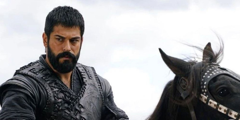 Burak Özçivit'e 'set çalışanlarına küfür'den 4 yıl hapis istemi - Resim: 2