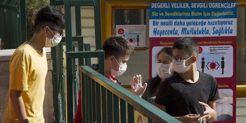 Koronavirüs vakaları çok çılgın bir şekilde artacak okulların açılması erken - Resim: 3