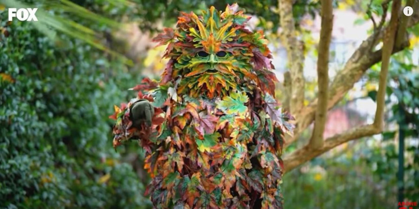 Maske Kimsin Sen'in son bölümünde caps'ler coştu! Ağaç kostümünün altından Derya Baykal çıktı! - Resim: 1