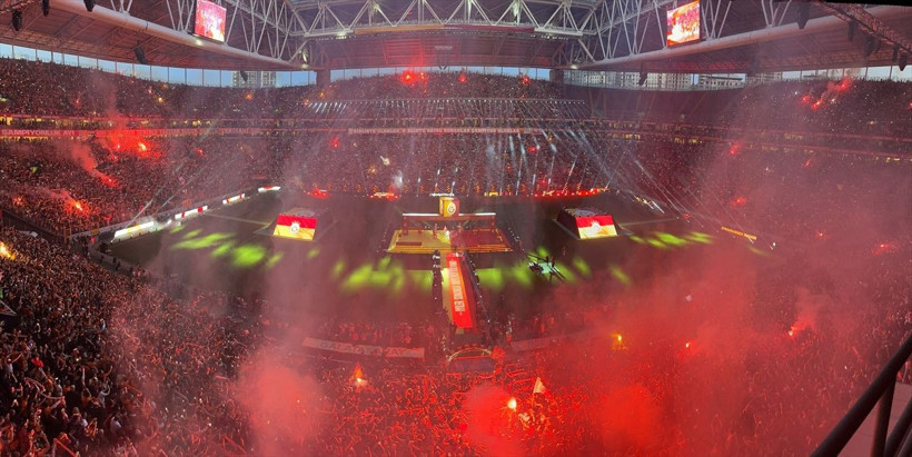 Galatasaray Süper Kupa ve Süper Lig Kupası'nı kaldırdı - Resim: 3