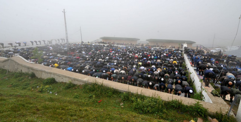 Üstü açık cami ziyaretçi akınına uğruyor! Gümüşhane'de açık hava ibadeti - Resim: 4