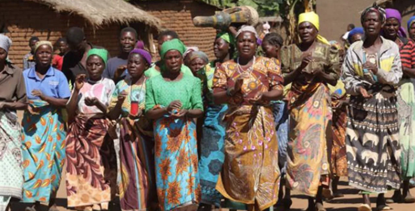 Gelenek değil resmen sapkınlık! Ergenlik çağındaki kızları sırtlanla ilişkiye zorluyorlar - Resim: 1