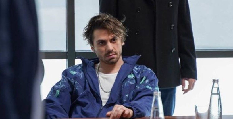 Askere gidiyor! 'Uzağa düştüm' deyip açıkladı: Tarık Emir Tekin'den Sadakatsiz final açıklaması - Resim: 4