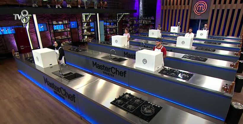 Gözyaşları sel oldu! Fark edince tezgahı yumrukladı TV8 Masterchef'te işte kadroya son dahil olan isim... - Resim: 1