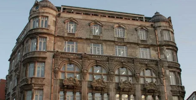 Şişhane Meydanı’nın simgesiydi! O apartmanın satıldığı fiyata inanamayacaksınız - Resim: 2