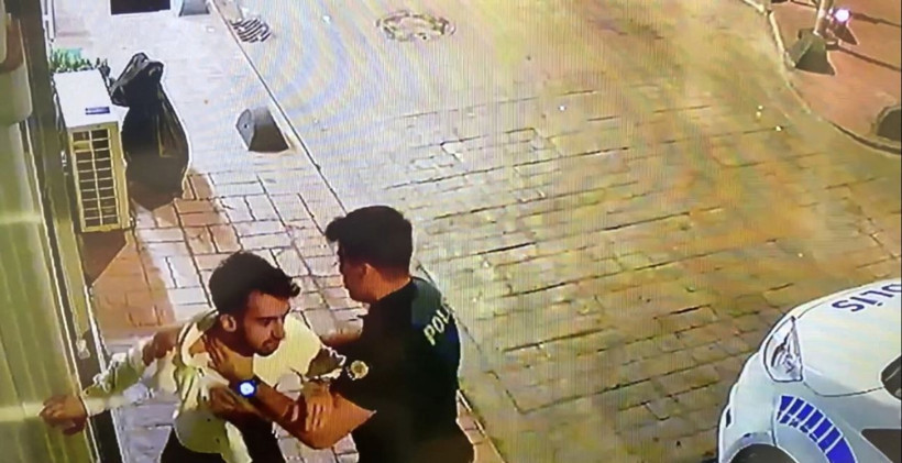 Sokak ortasında darp ettiği sevgilisinden Çağatay Akman'a uzaklaştırma şoku! - Resim: 3