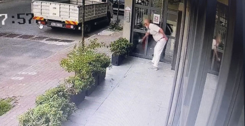 İstanbul'da işten kovulan adamın intikamına bakın! Patron kamera kaydına bakınca gördü! - Resim: 2