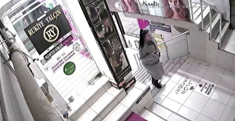 "Biz işçinin hakkını yemeyiz" diyen kadın, kuaför çifti peşine taktı! Makyajını yaptırdı, ücreti ödemeden kaçtı - Resim: 1