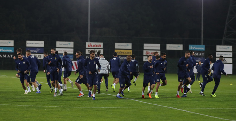 Fenerbahçe, Galatasaray maçı için kampa girdi - Resim: 1