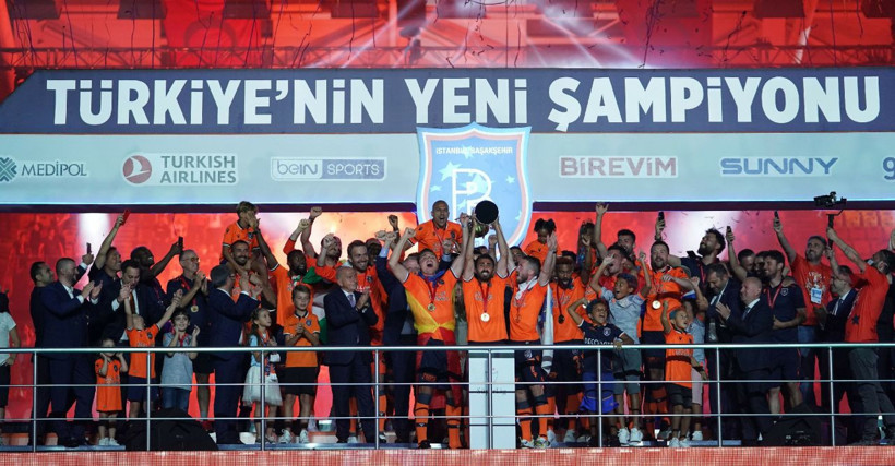 Başakşehir şampiyonluk kupasını kaldırdı - Resim: 3