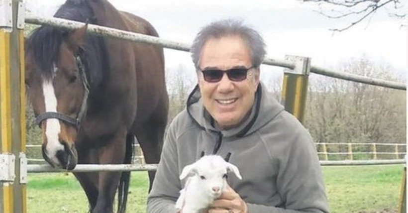 Usta sanatçı Faruk Tınaz hayatını kaybetti! Faruk Tınaz'ın hastalığı neydi eşi ve çocukları kimdir - Resim: 1