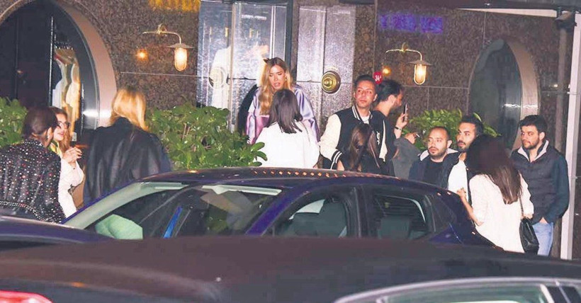 Kameralara yakalanınca panikledi! Çağla Şıkel hedef şaşırtmaya çalıştı: Gizemli erkekle arkadaşı şaşırtmıştı - Resim: 3