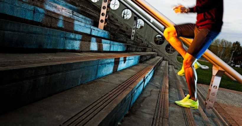 Yıllardır yanlış biliyormuşuz! Merdiven inmek mi yoksa çıkmak mı daha faydalı? - Resim: 1