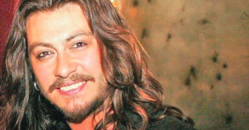 Barış Akarsu Merhaba filminin afişi yayınlandı! İsmail Ege Şaşmaz'ın benzerliğini görenler şok oldu - Resim: 4