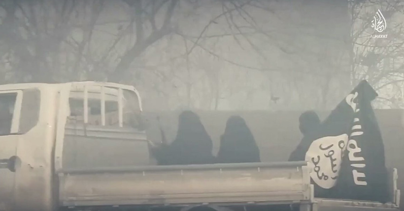 İlk kez ortaya çıktılar! DAEŞ kadın teröristleri sahaya sürdü - Resim: 3