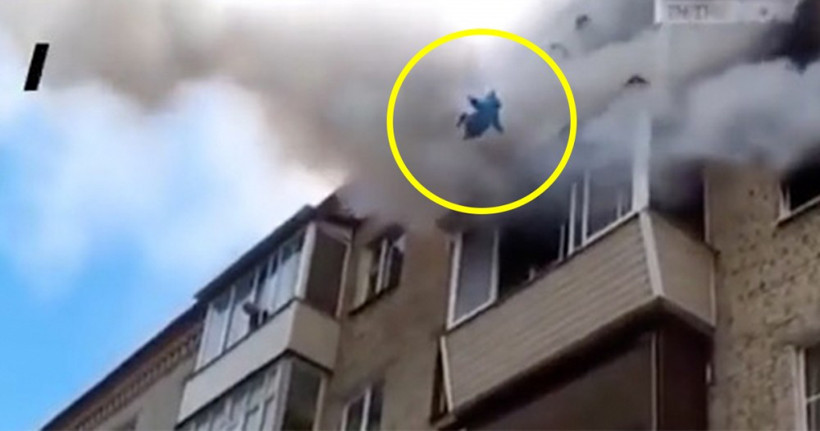 Oğlunu beşinci kattan aşağıya attı herkes bu babayı konuşuyor - Resim: 1