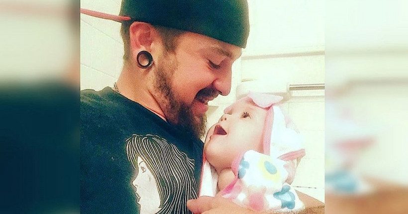 Baba olduktan sonra hayatının şokunu yaşadı genç adam... - Resim: 1