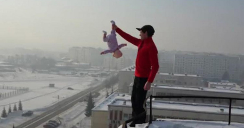 Bu nasıl baba çocuğuna yaptıklarına bakın tam bir skandal - Resim: 3